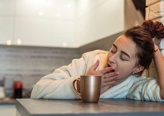 What happens to drink tea every day to overcome sleepiness?